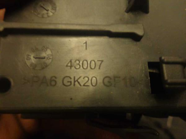 COMMODO RENAULT (COTE DROIT) KANGOO/ CLIO  2010 - Vue 4